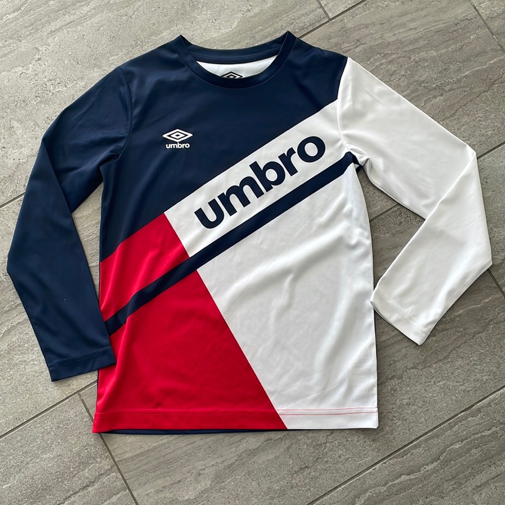 10/10 ⚽️ Umbro M (8-10)